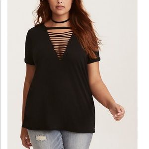Torrid Black Ladder Slash Classic Fit Tee (firm)